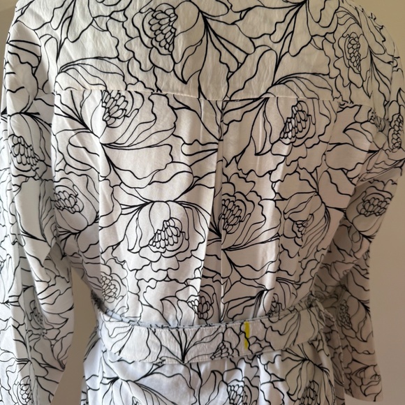 PASHMINA Women's Belted B&W Floral Print Midi Collared Button Down Dress - Picture 5 of 8